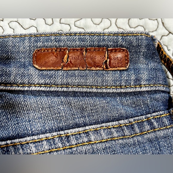 ARTICLES OF SOCIETY Distressed Straight Cropped Jeans Size 31 - Picture 8 of 11